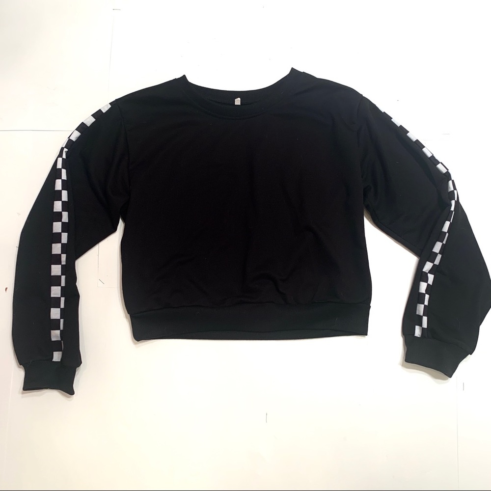 Black cropped sweatshirt with racing stripes
